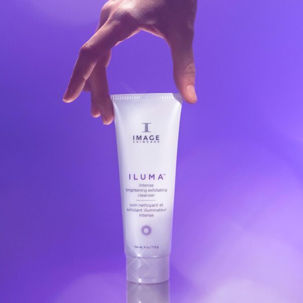 Iluma Intense Brightening Exfoliating Cleanser - Image 2